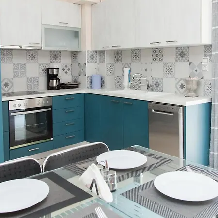 Apartment Great In Piraeus
