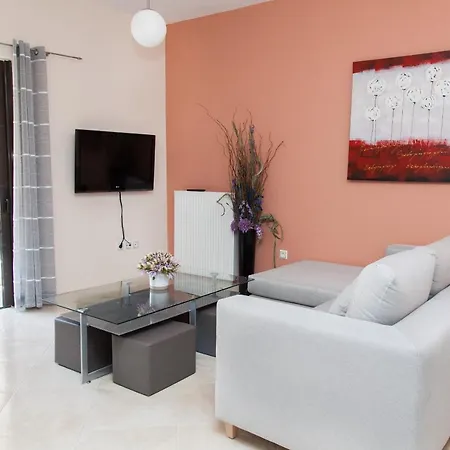 Apartment Great In Piraeus