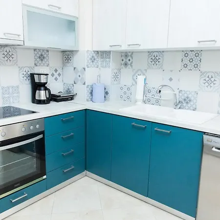 Apartment Great In Piraeus